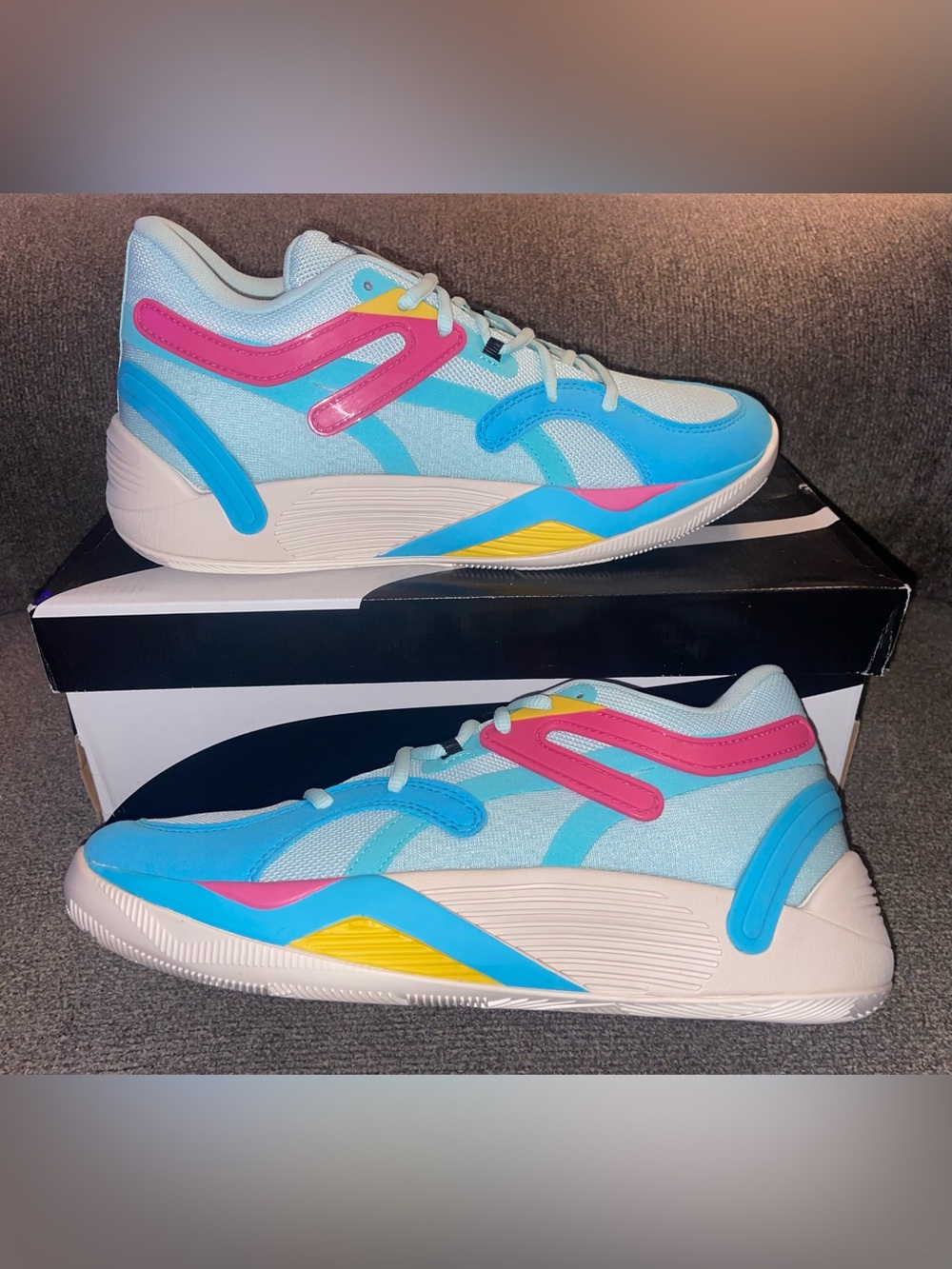 New Men’s Puma Size 9 TRC Blaze Court
eggshell blue-elektro pool Shoes